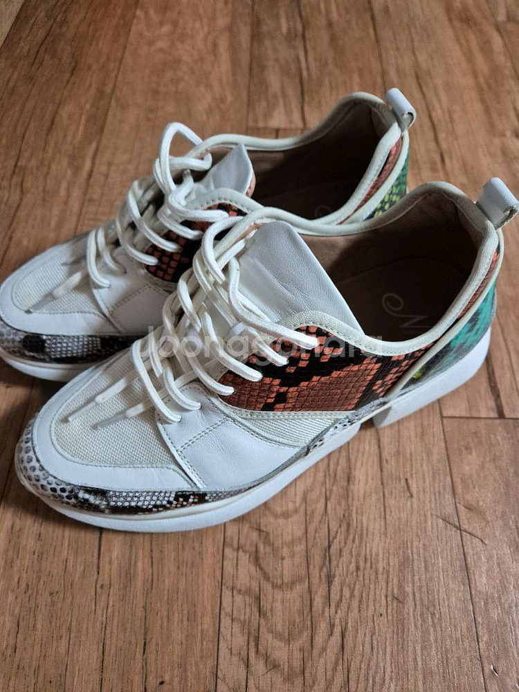 Yamu Hana 나무하나 스네이크 패턴 운동화--1