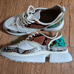 Yamu Hana 나무하나 스네이크 패턴 운동화