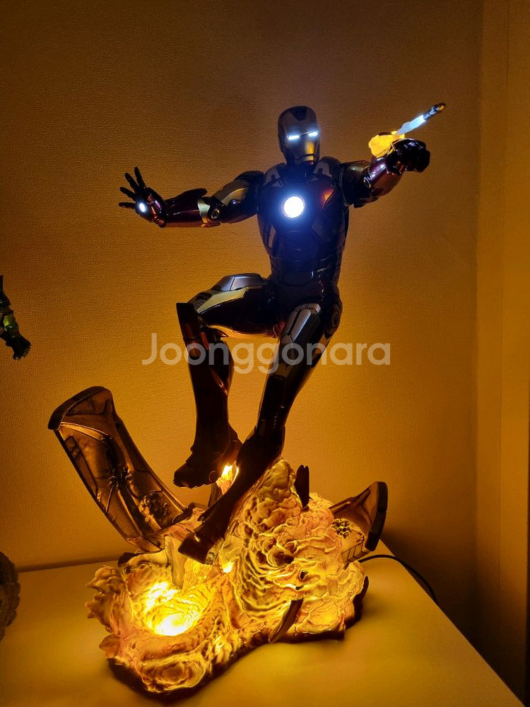 사이드쇼 아이언맨 마크7 1/4 스테츄--0