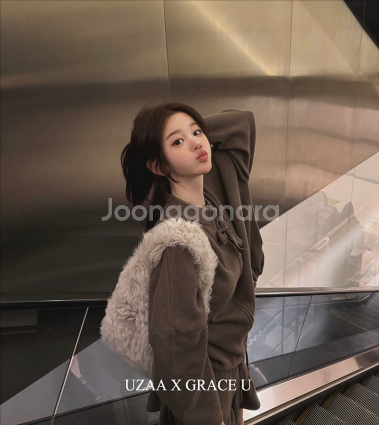 새상품) 24년 그레이스유 GRACE U elle knit zip up 엘르 니트 집업 가디건 리본 울 캐시미어--2