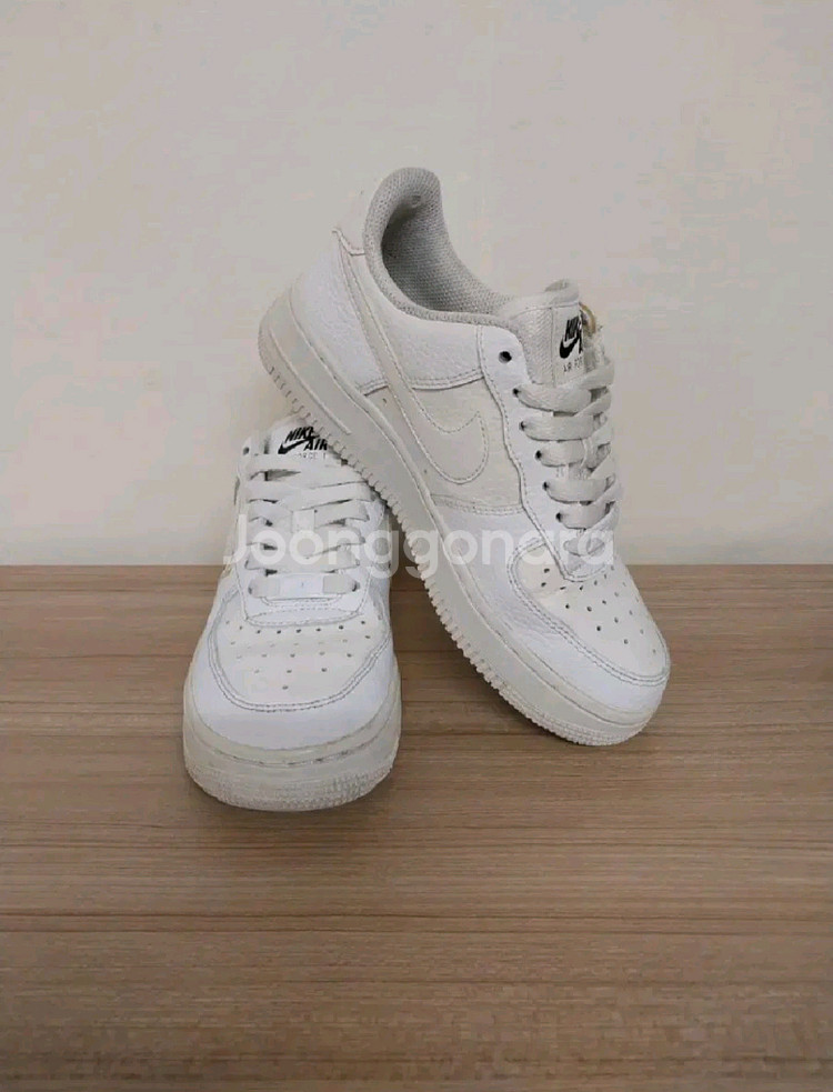 여성 나이키 에어포스1 로우 07 에센셜 운동화 (220)--1