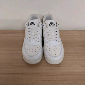 여성 나이키 에어포스1 로우 07 에센셜 운동화 (220)