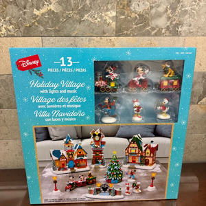 새상품 디즈니 홀리데이 빌리지 13피스 장식 세트