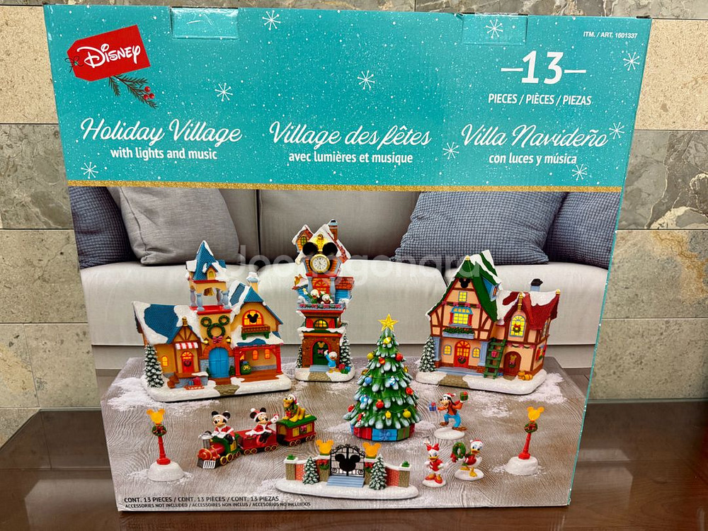 새상품 디즈니 홀리데이 빌리지 13피스 장식 세트--2