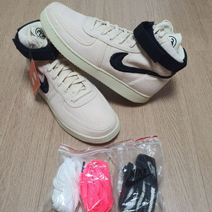 나이키 스투시 반달하이 265사이즈 파슬 새제품 15만