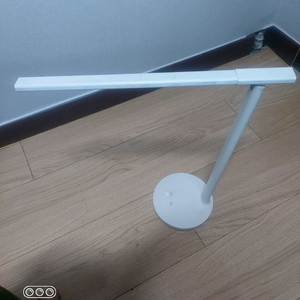 유선충전 데스크 스탠드