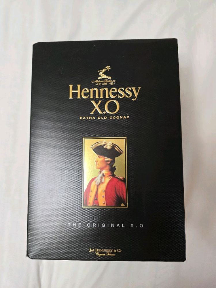 헤네시 XO 공병입니다.병과 박스 모두 상태 아주 깨끗 이미지