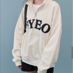 포유온 로고 반집업 맨투맨 아이보리