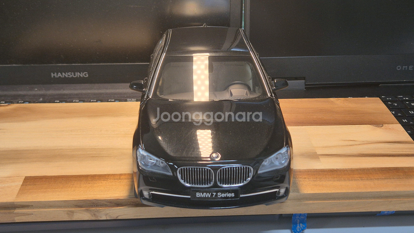 1:18 교쇼 7시리지F02 블랙 다이캐스트 팝니다.--2