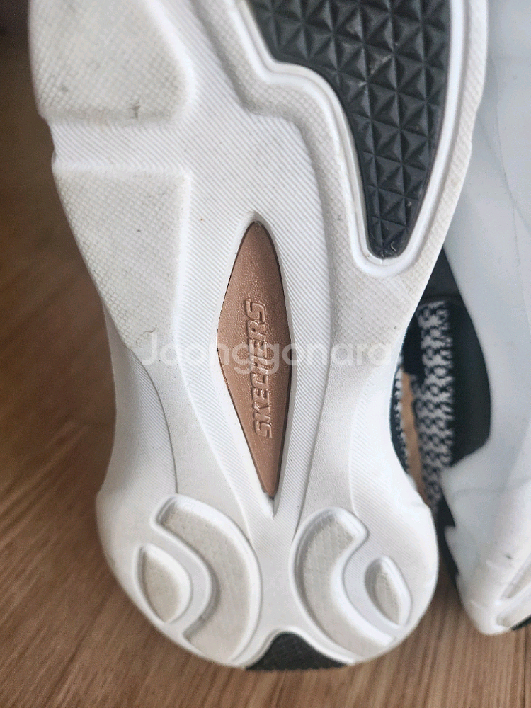 스케쳐스 운동화 스니커즈 225--4