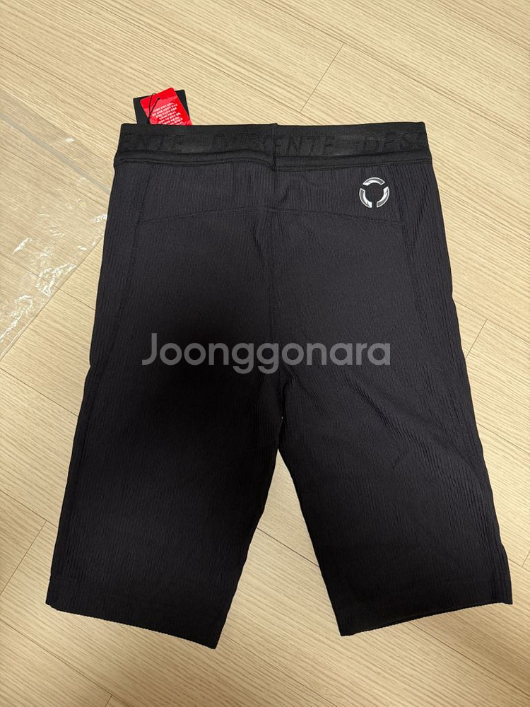 데상트 러닝 하프타이즈--2