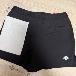 데상트 남성 러닝 쇼츠