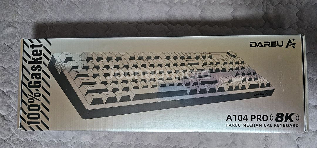 다얼유 A104 PRO 8K LCD 게이밍 유선 기계식 키보드 스노우축 팝니다--1