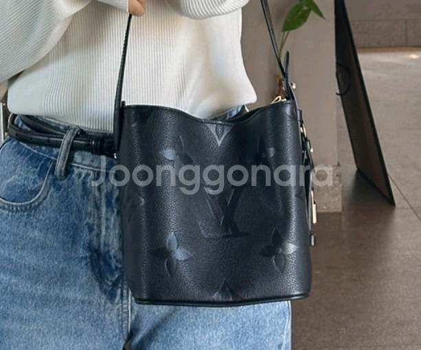 모노그램 버킷백--2