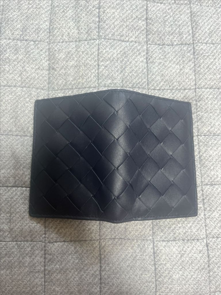 보테가베네타 인트레치아토 플랩 투톤 카드지갑 스페이스/--1