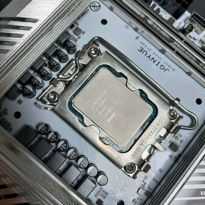 IntelCorei312100F+Snow Dream