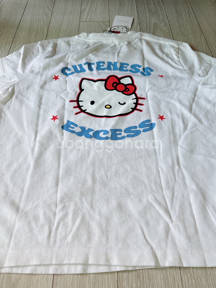 자라 헬로키티 워싱 이펙트 반팔티셔츠 S사이즈 팝니다--4