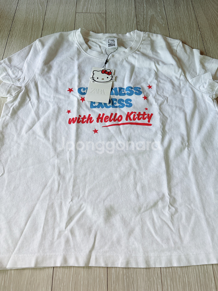 자라 헬로키티 워싱 이펙트 반팔티셔츠 S사이즈 팝니다--2