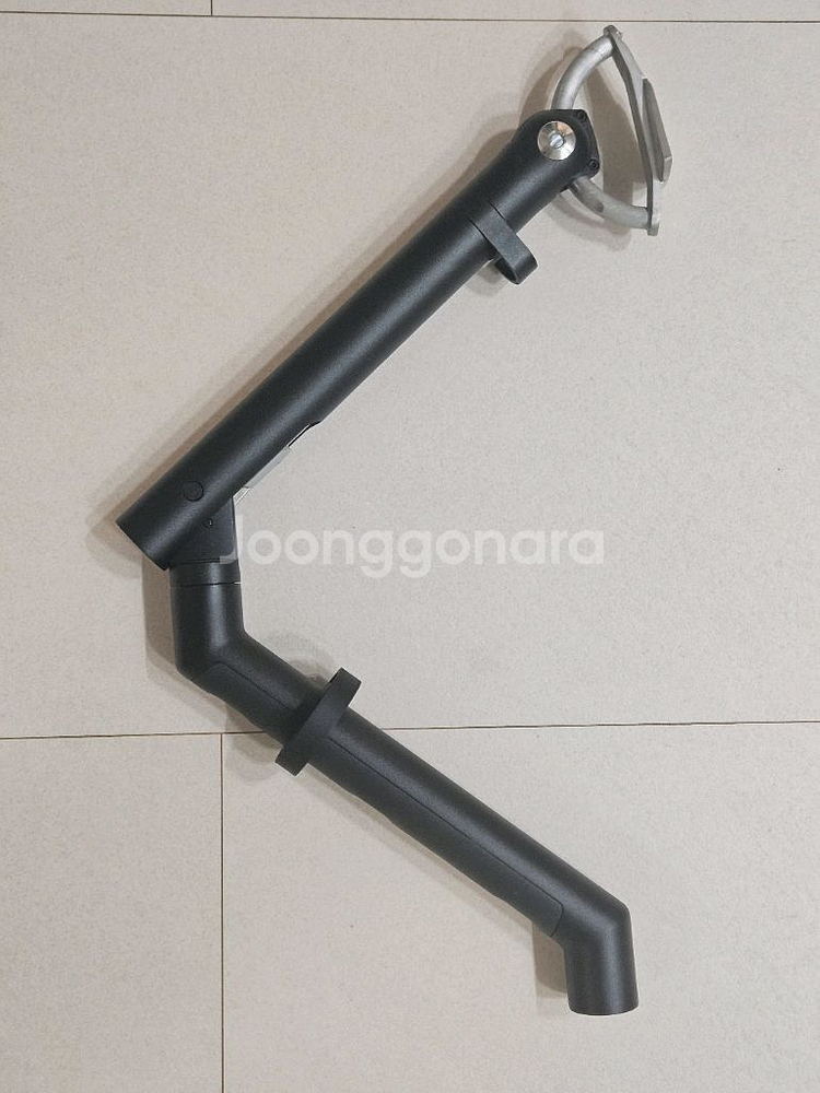 허먼밀러 FLO 모니터암 (베사 마운트, 테이블마운트 미포함)--1