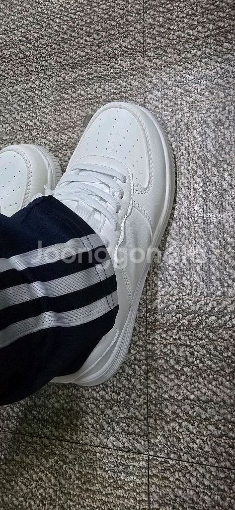 모닝글로리 운동화235 ㅡ1회착용 가벼움!--0