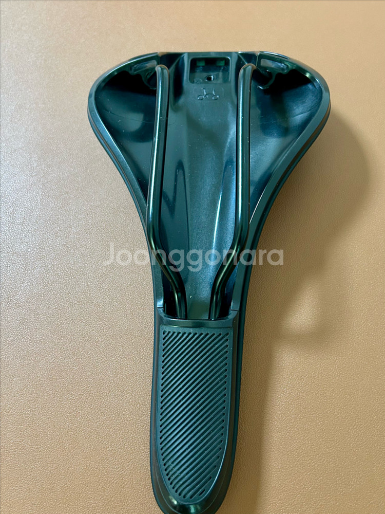 브롬톤 P라인 순정 안장--1