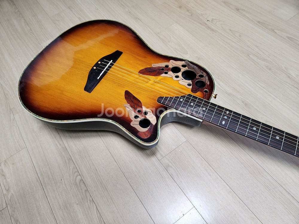 오베이션 수제 기타 판매 합니다.--1