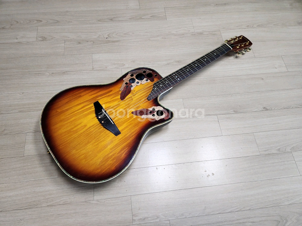 오베이션 수제 기타 판매 합니다.--0