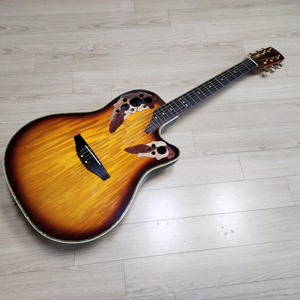 오베이션 수제 기타 판매 합니다.