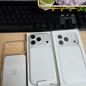 애케플 자급제 아이폰17프로 실버 1테라 1tb 판매 합니다.