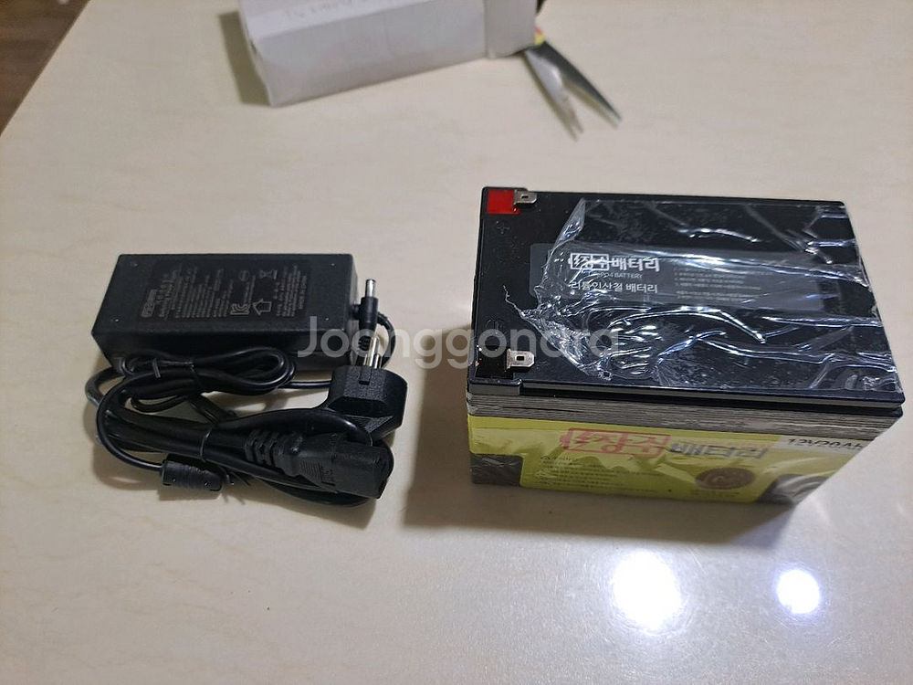 장수배터리 인산철 12V 20Ah 배터리 + 충전기 세트 판매합니다--1