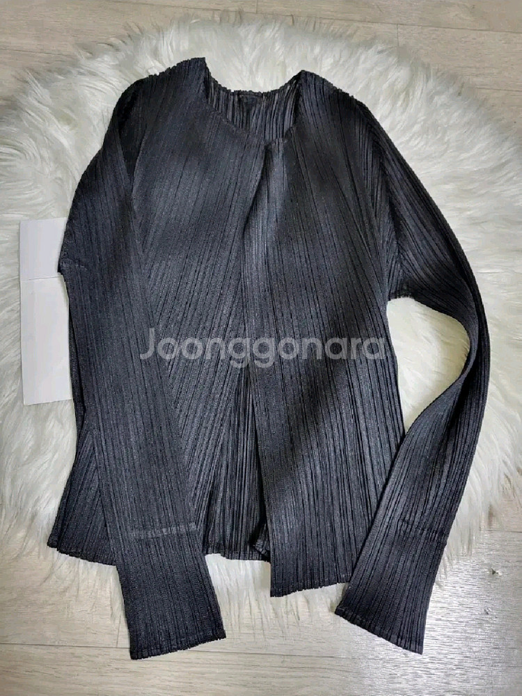 이세이미야케 플리츠플리즈 가디건 11월 먼슬리 가디건 블랙 3사이즈--1