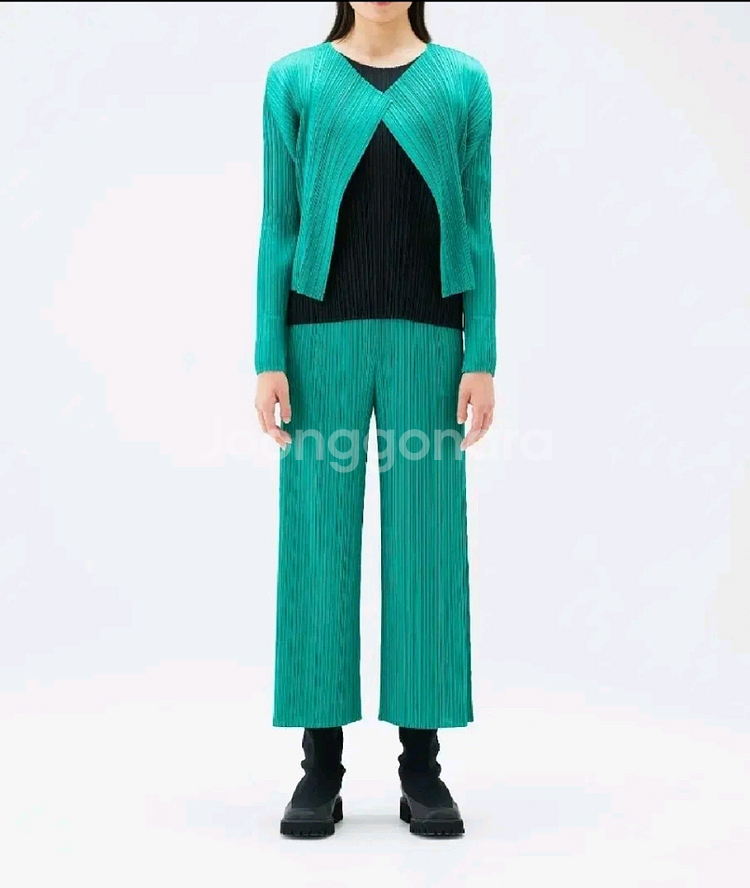 이세이미야케 플리츠플리즈 가디건 11월 먼슬리 가디건 블랙 3사이즈--5