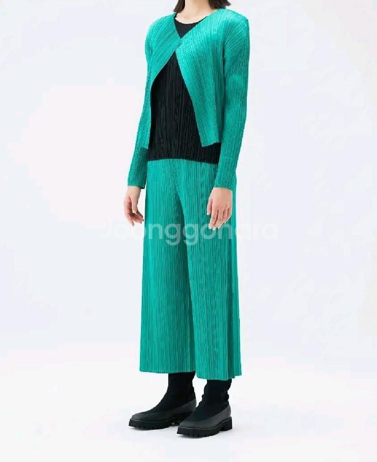 이세이미야케 플리츠플리즈 가디건 11월 먼슬리 가디건 블랙 3사이즈--6