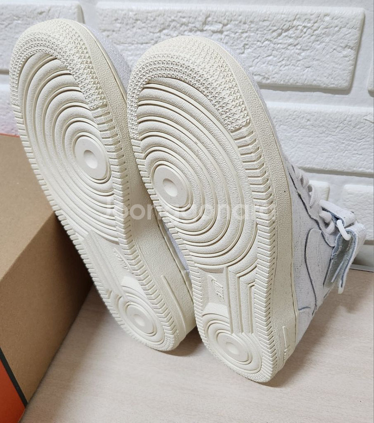 새상품) 235 나이키 에어포스1 07 미드 LX--5