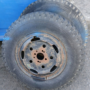 경운기 뒷타이어(포니타이어) 이미지