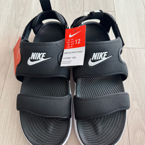 (새상품)나이키코리아 정품 남성샌들 270사이즈