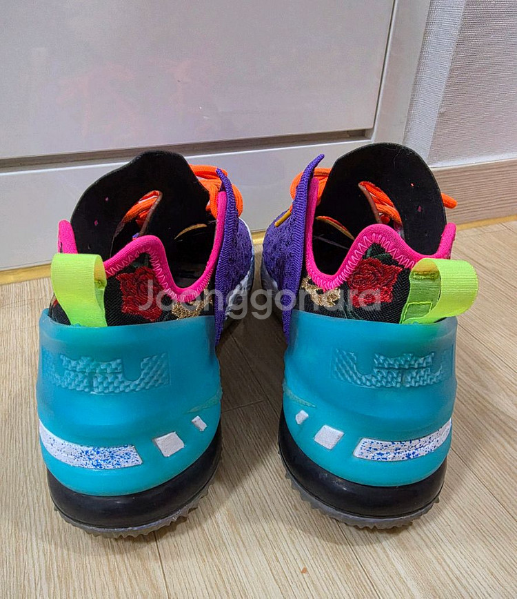 나이키 르브론 18 싸이킥 퍼플 275--3