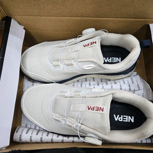 네파 안전화 GT-21 화이트 새상품 255 팝니다