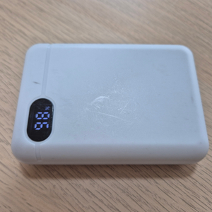 리큐엠 고속충전 보조배터리 10000mAh 및 여러 보조배터리 판매합니다.