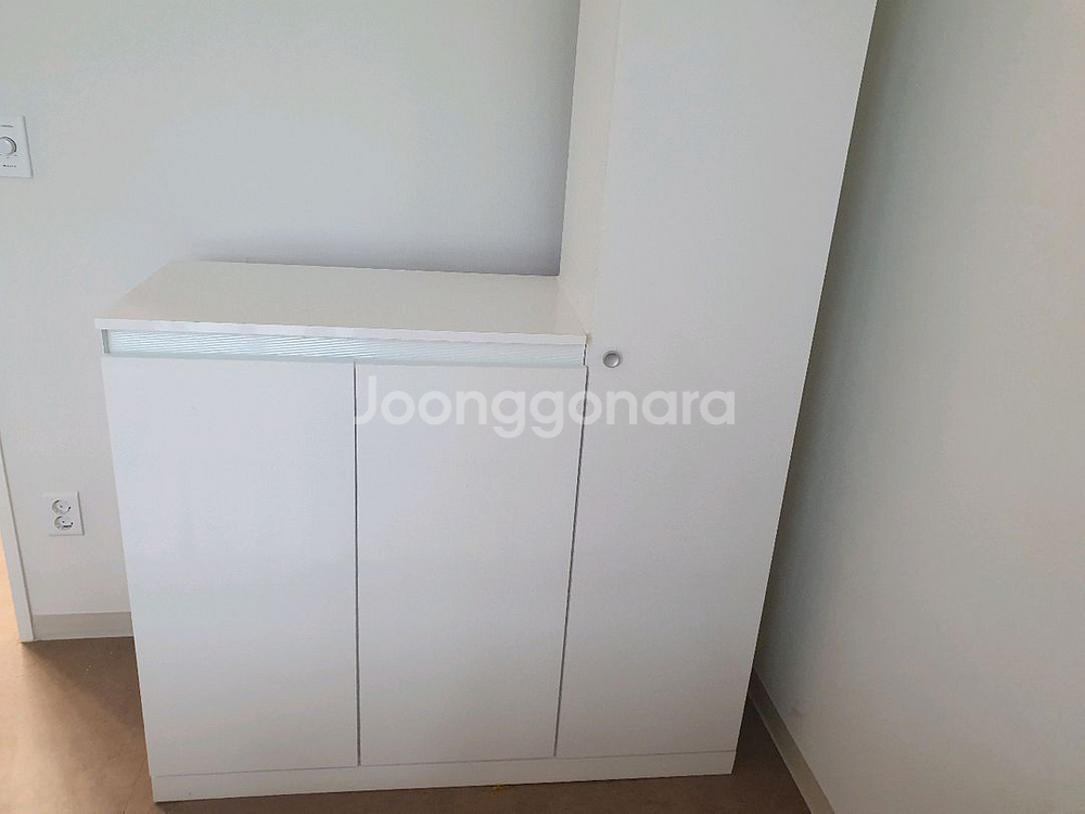화이트 수납장 옷장 세트--3