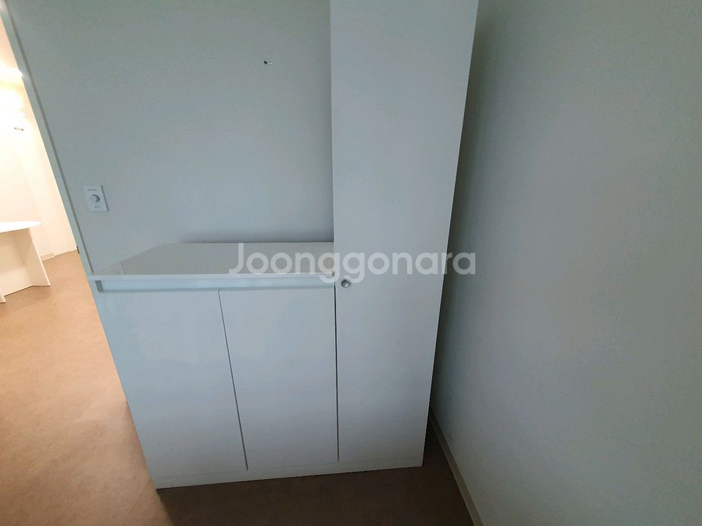 화이트 수납장 옷장 세트--4