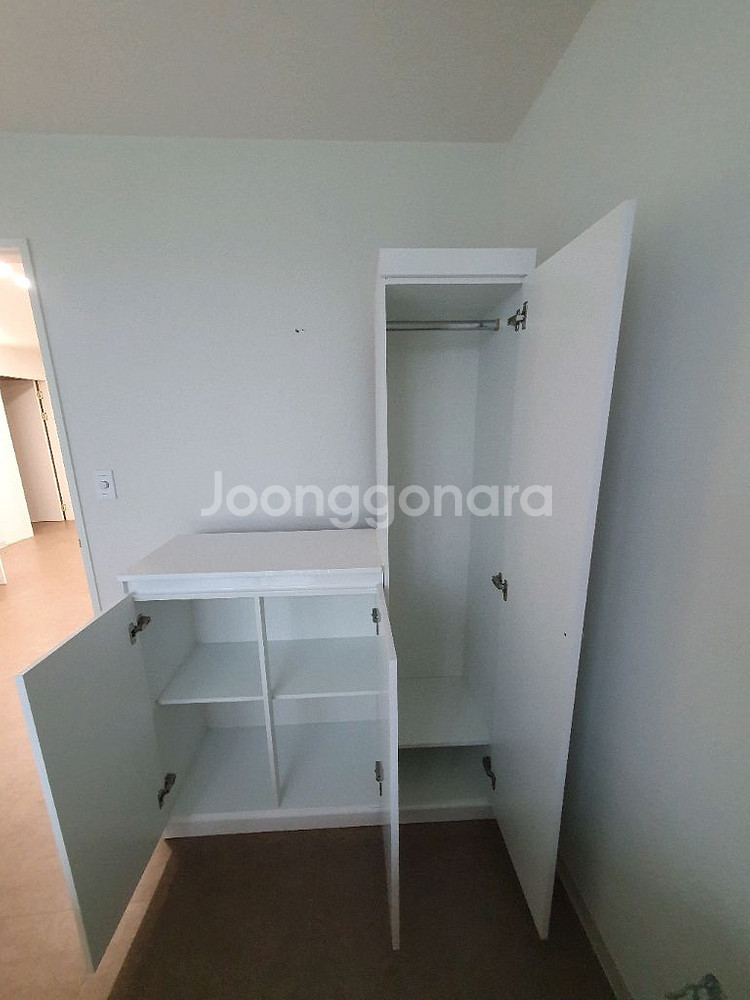 화이트 수납장 옷장 세트--5