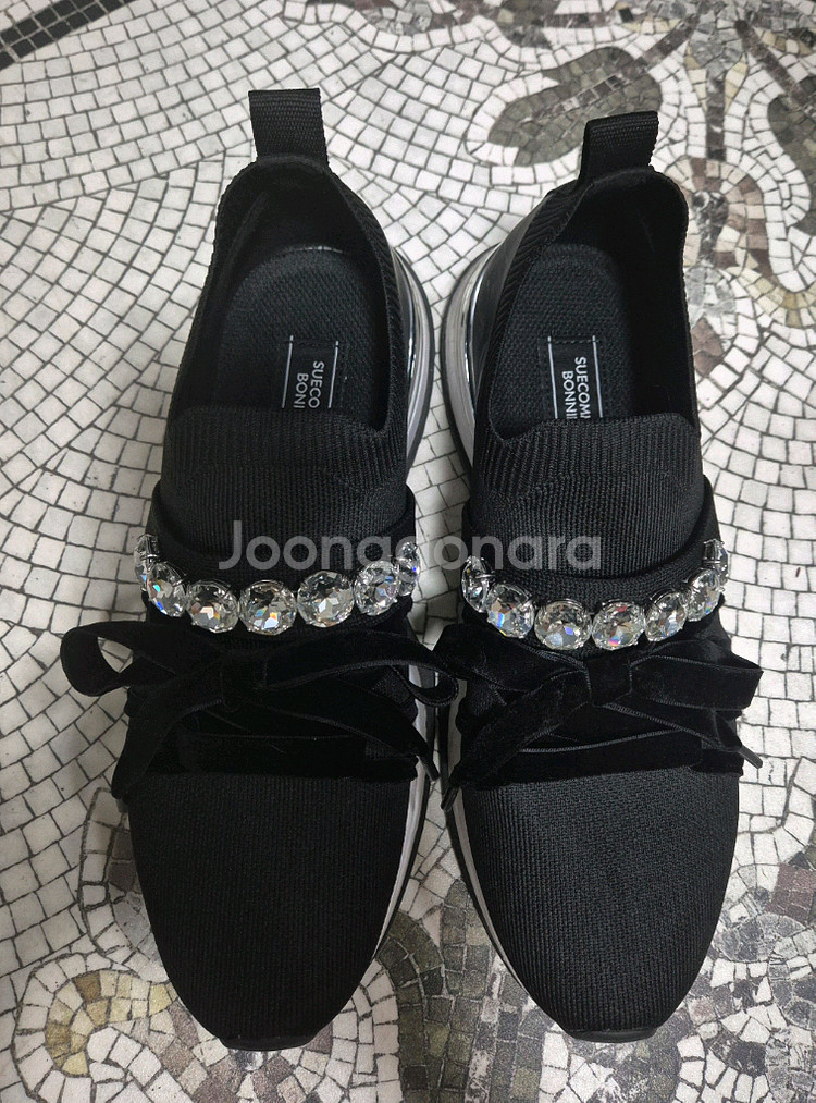 슈콤마보니 뉴넬라 스니커즈 블랙 260--3