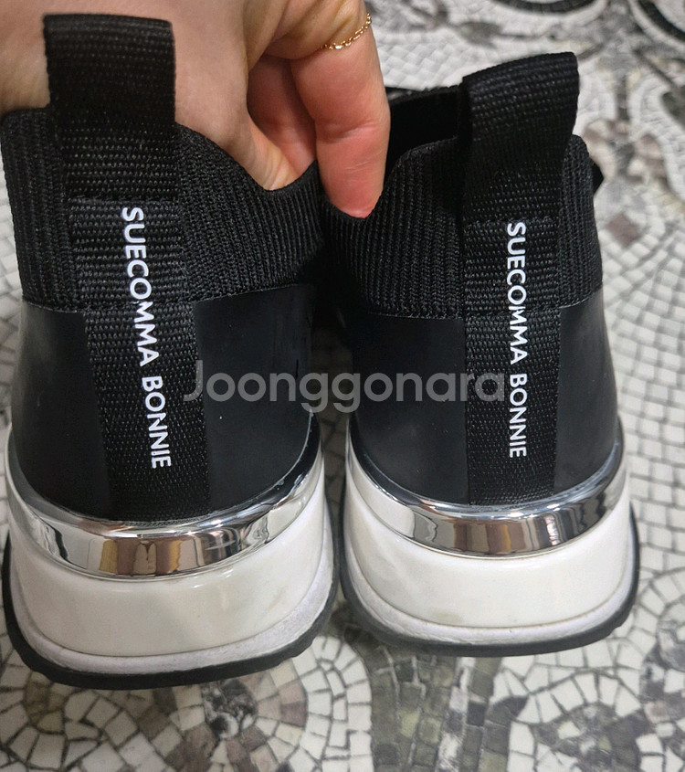 슈콤마보니 뉴넬라 스니커즈 블랙 260--4