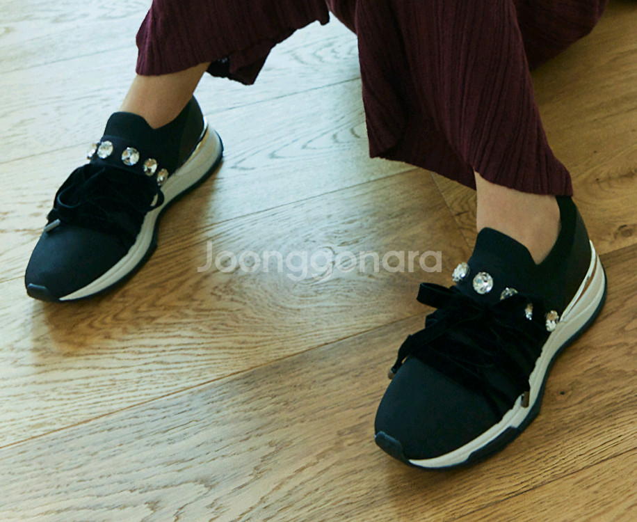 슈콤마보니 뉴넬라 스니커즈 블랙 260--7