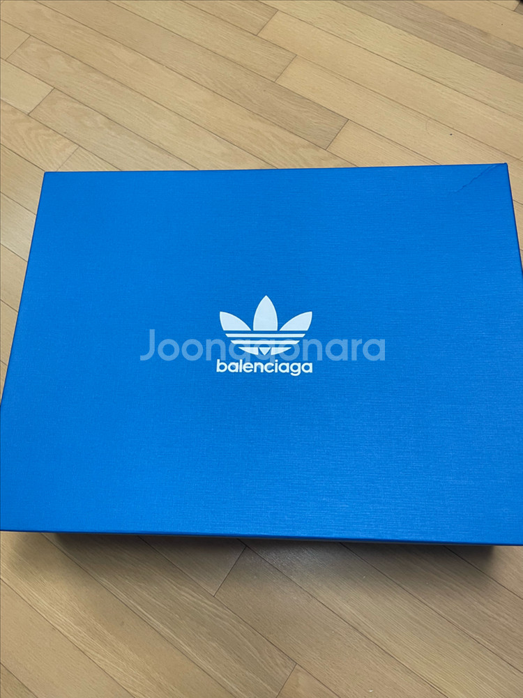 발렌시아가 아디다스 패딩--2