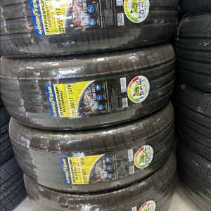 225/55R17 새타이어 급처합니다