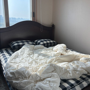 시몬스 벨로 침대프레임 라지킹 이미지