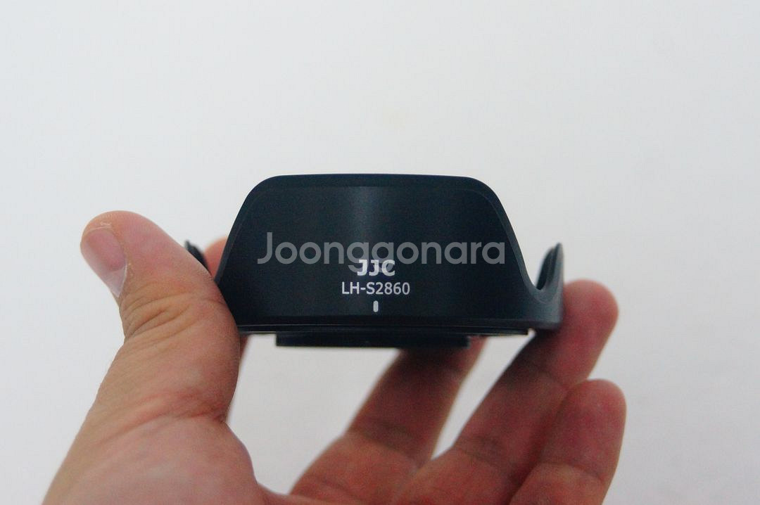 [소니용] FE28-60 렌즈용 후드 팝니다.--3