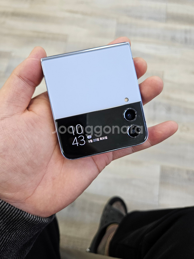 실사진 삼성 갤럭시Z플립4 블루 판매 중고폰--0